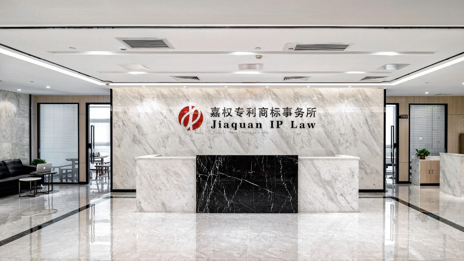 辦公室墻面設(shè)計技巧,<a href=http://tt45tt.cn/pictrue/135 target=_blank class=infotextkey>辦公室墻面裝飾</a>