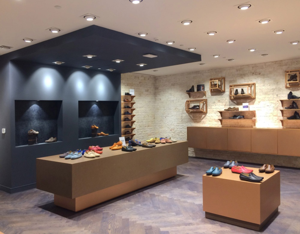 服裝店空間設(shè)計(jì)效果圖,服裝店空間設(shè)計(jì)案例圖
