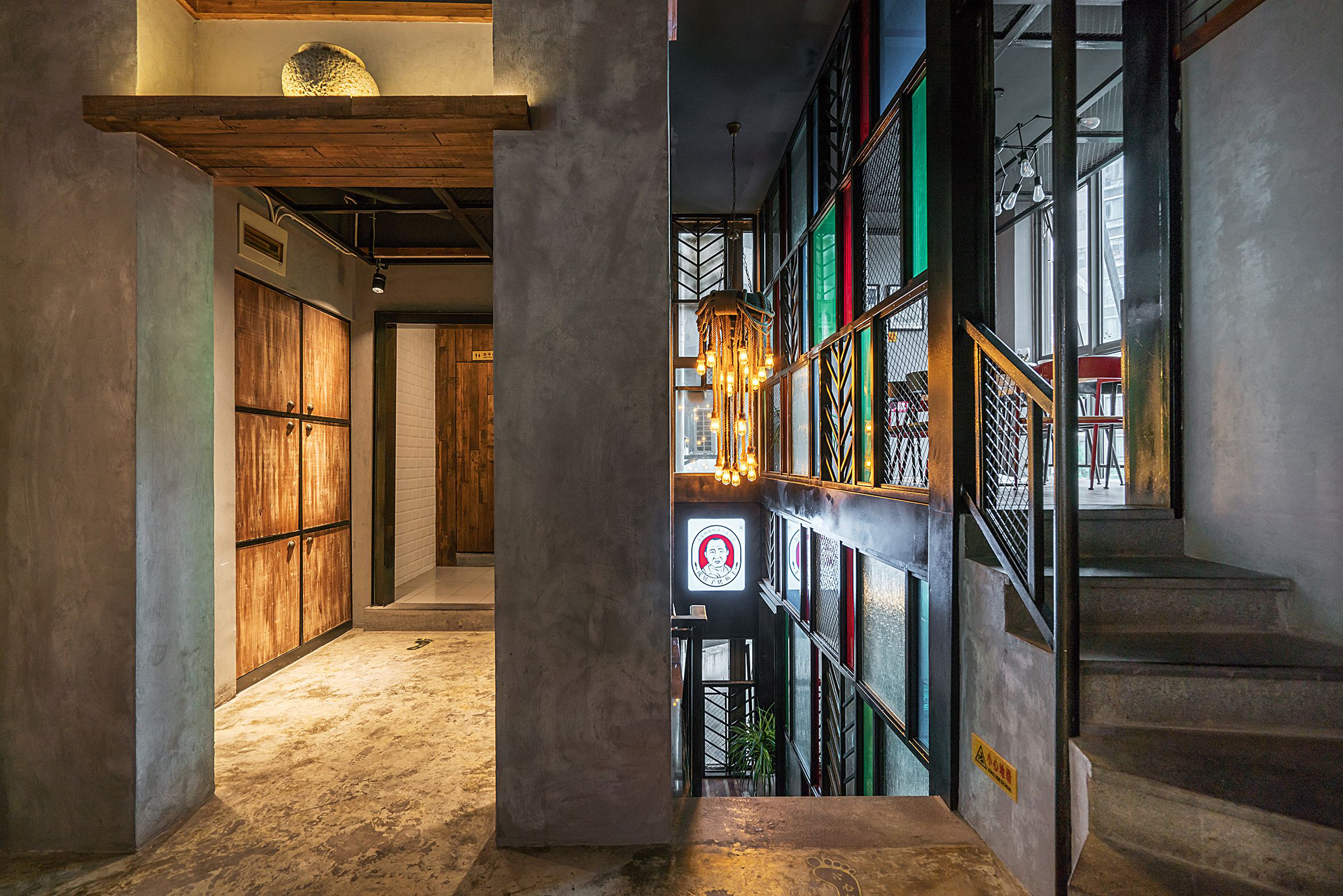 燒烤店空間設(shè)計(jì)布局圖,燒烤店空間設(shè)計(jì)實(shí)景圖