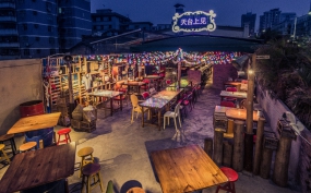 燒烤店空間設(shè)計圖片,燒烤店空間設(shè)計圖
