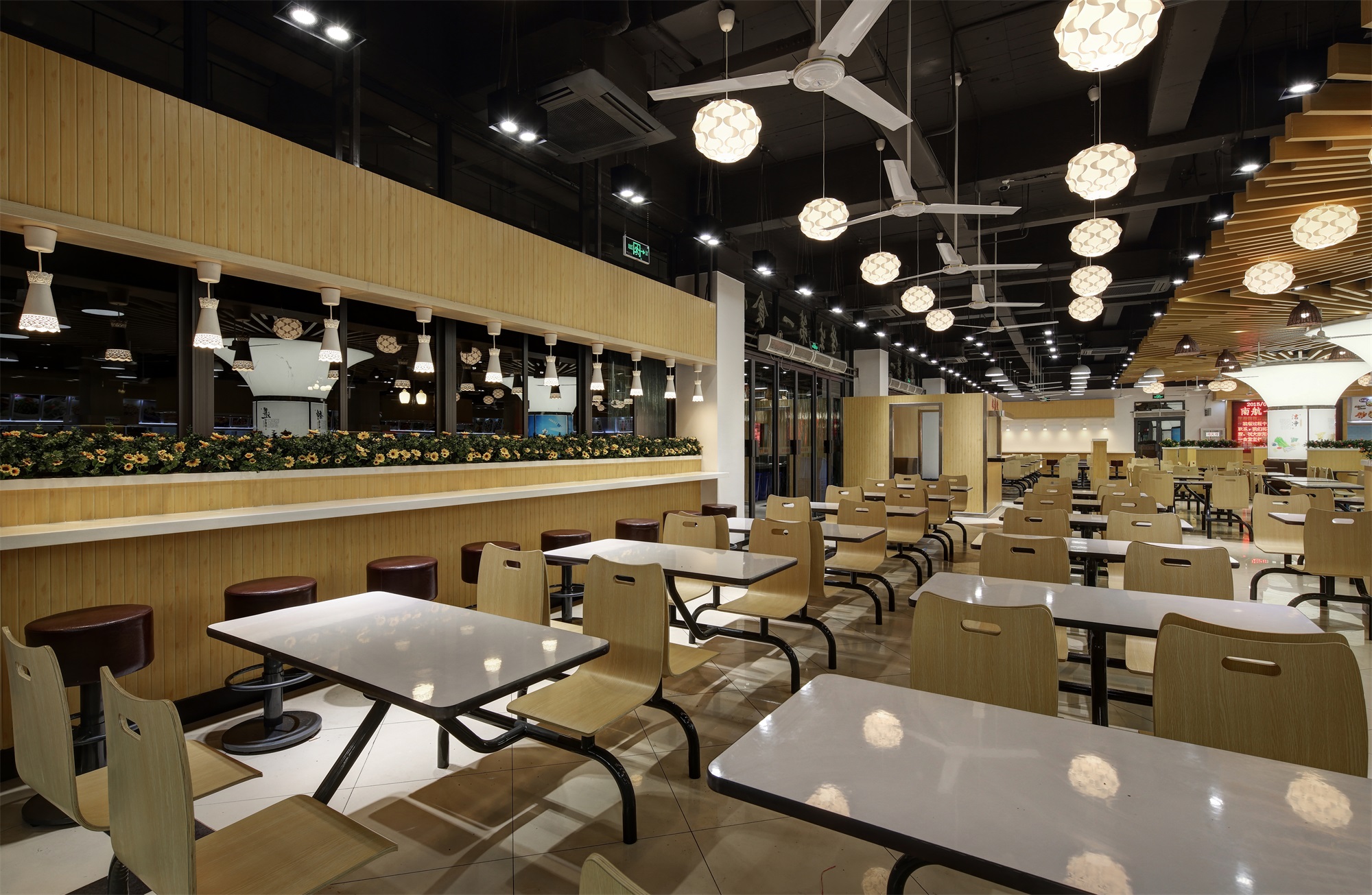 快餐店裝飾效果圖,快餐店裝飾案例