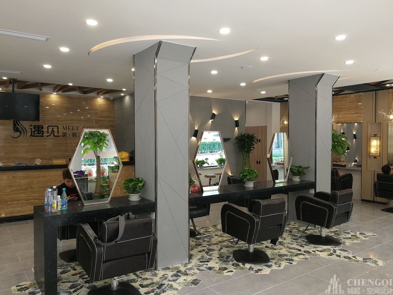 理發(fā)店裝修效果圖,美發(fā)店空間設(shè)計(jì)布局圖