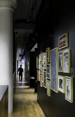 loft辦公室走道裝飾背景墻效果圖片