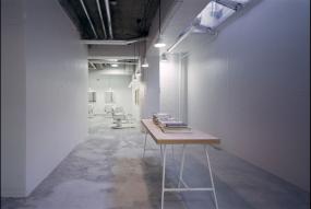 現(xiàn)代時(shí)尚美發(fā)店裝修圖