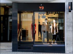 最新服裝店室內(nèi)吊頂裝修設計效果圖片