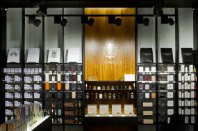 時尚商場化妝品店裝修效果圖