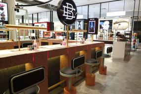 大型美甲店室內(nèi)吊燈裝修效果圖片