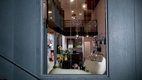 化妝品店室內(nèi)展示架設(shè)計(jì)效果圖圖片