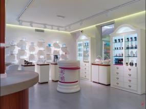 大型商場化妝品店裝修設(shè)計(jì)效果圖