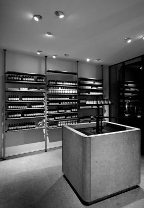 溫馨化妝品店內(nèi)裝飾畫(huà)裝修效果圖片