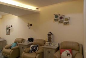 小型美甲店室內(nèi)柜子設(shè)計(jì)效果圖片