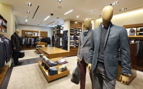 現(xiàn)代簡約10平米服裝店男裝店面實景圖