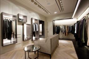 簡約現(xiàn)代服裝店裝修風格貨架圖