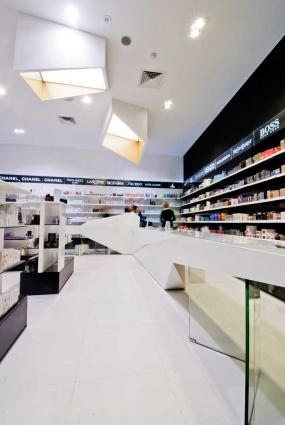 化妝品店內(nèi)貨架裝修效果圖圖片