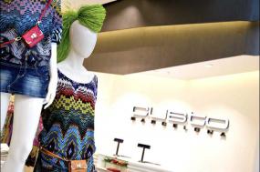特色女服裝店石材地面裝修效果圖片