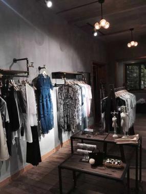 loft風格女服裝店裝修圖