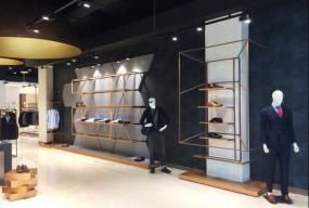 男服裝店裝修室內(nèi)設(shè)計(jì)圖