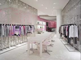 女服裝店現(xiàn)代室內(nèi)設(shè)計(jì)效果圖