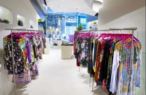 混搭風(fēng)格女服裝店裝修案例