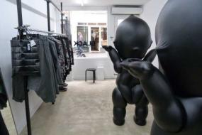 國外男服裝店室內(nèi)設(shè)計(jì)裝修效果圖片