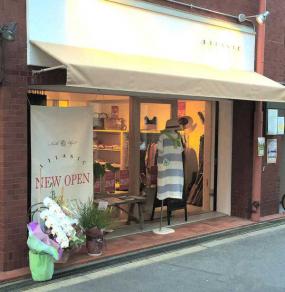 女裝服裝店木地板裝修圖