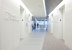 時(shí)尚辦公室過(guò)道背景墻裝修圖片大全