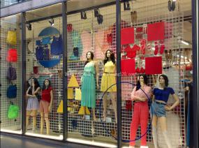 服裝店櫥窗裝修設(shè)計(jì)效果圖大全