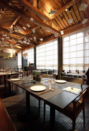 高端LOFT風(fēng)格餐廳裝修圖片