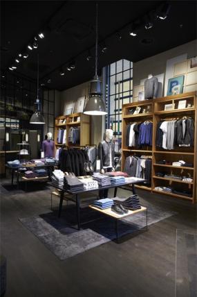 高端精品服裝店裝修圖片
