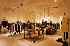 韓國(guó)服裝店設(shè)計(jì)裝飾效果圖