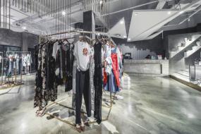 個性服裝店設(shè)計裝修圖片