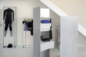 簡(jiǎn)約風(fēng)格服裝店裝修圖片