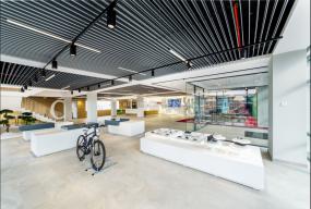 商業(yè)穩(wěn)重風格辦公室設計效果圖