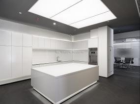 辦公室室內(nèi)工位裝飾設(shè)計圖片