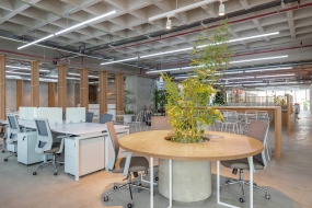 科技企業(yè)辦公室裝修實(shí)景圖