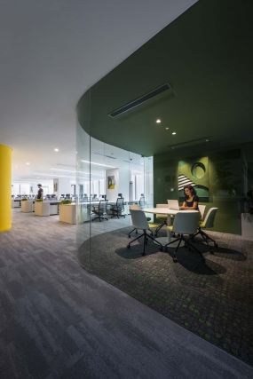 金融類企業(yè)辦公室裝修效果