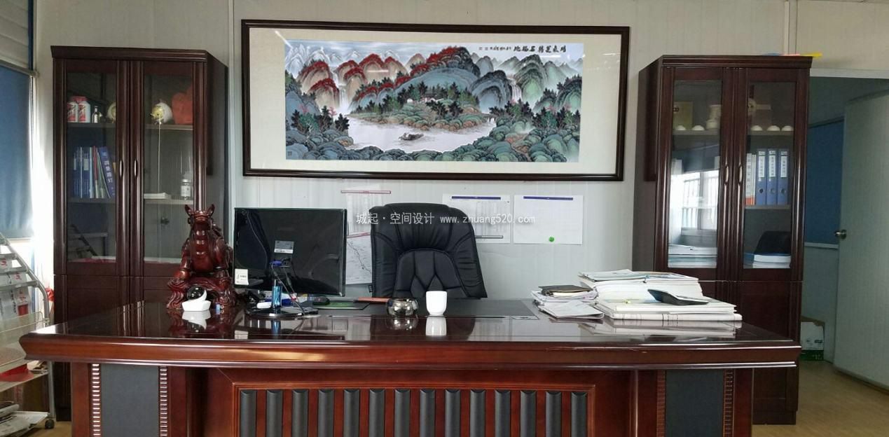 辦公桌擺放物件