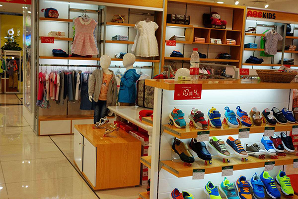 童鞋<a href=http://tt45tt.cn/pictrue/zmd target=_blank class=infotextkey>專賣店裝修效果圖</a>片